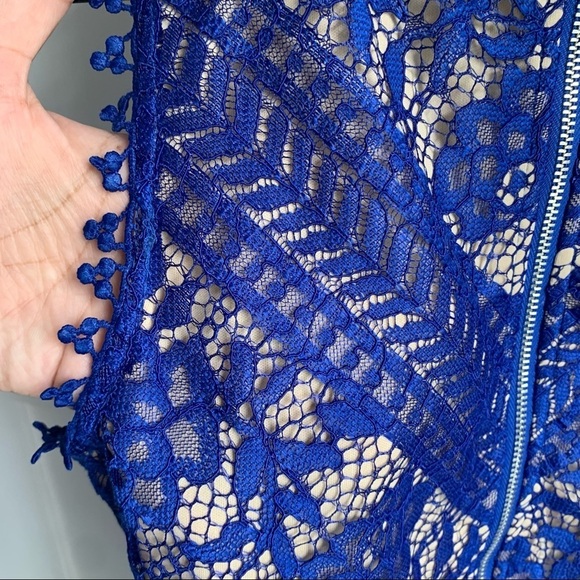 Romeo & Juliet Couture Royal Blue Lace Blouse - Picture 8 of 11